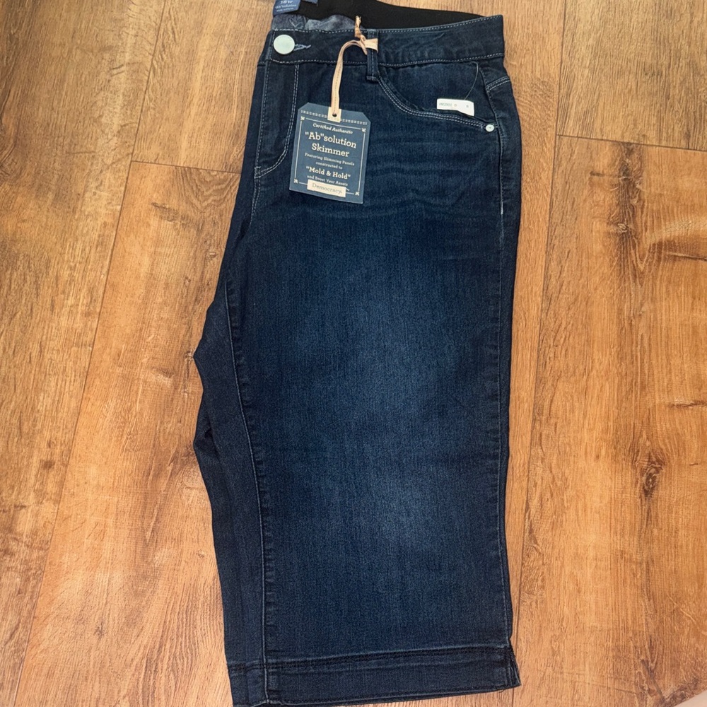 Democracy Women’s Skimmer Shorts